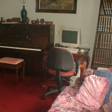 Mc Cormack's Guest house 3*